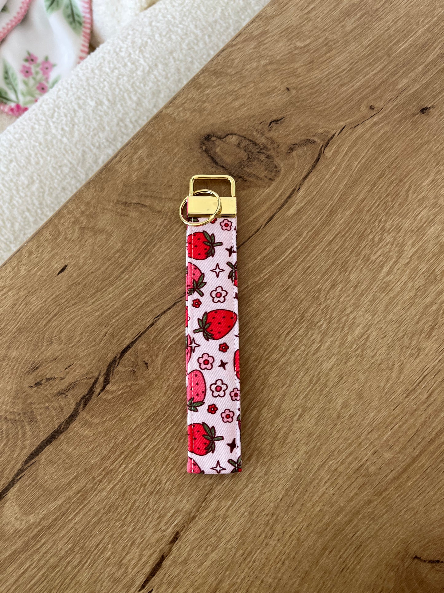 Keychain | Bracelet | Red strawberries and flowers