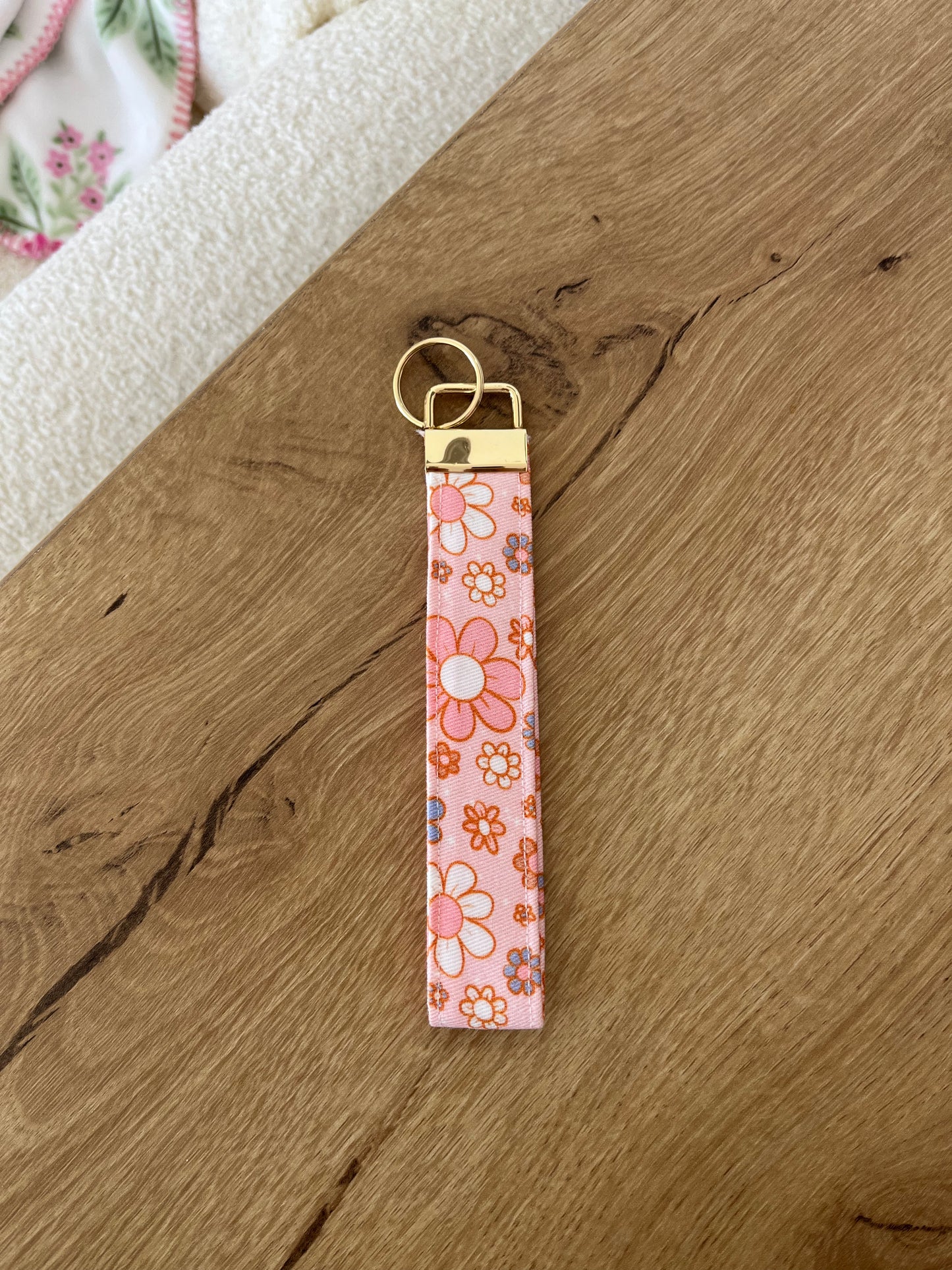 Keychain | Bracelet | Vintage pink and blue flowers