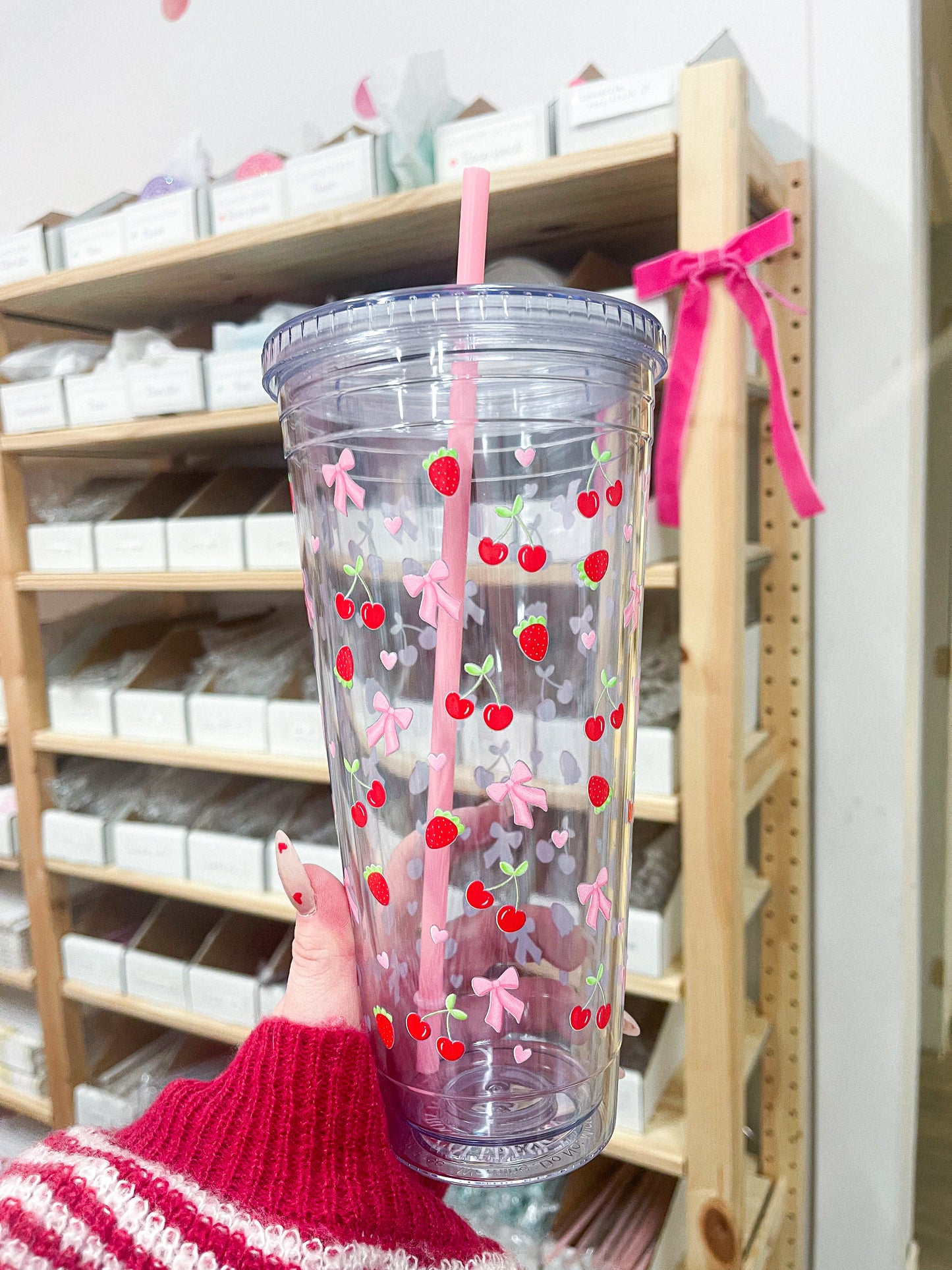 24 oz Insulated Bottle White | Buckles | Lid & Straw Included