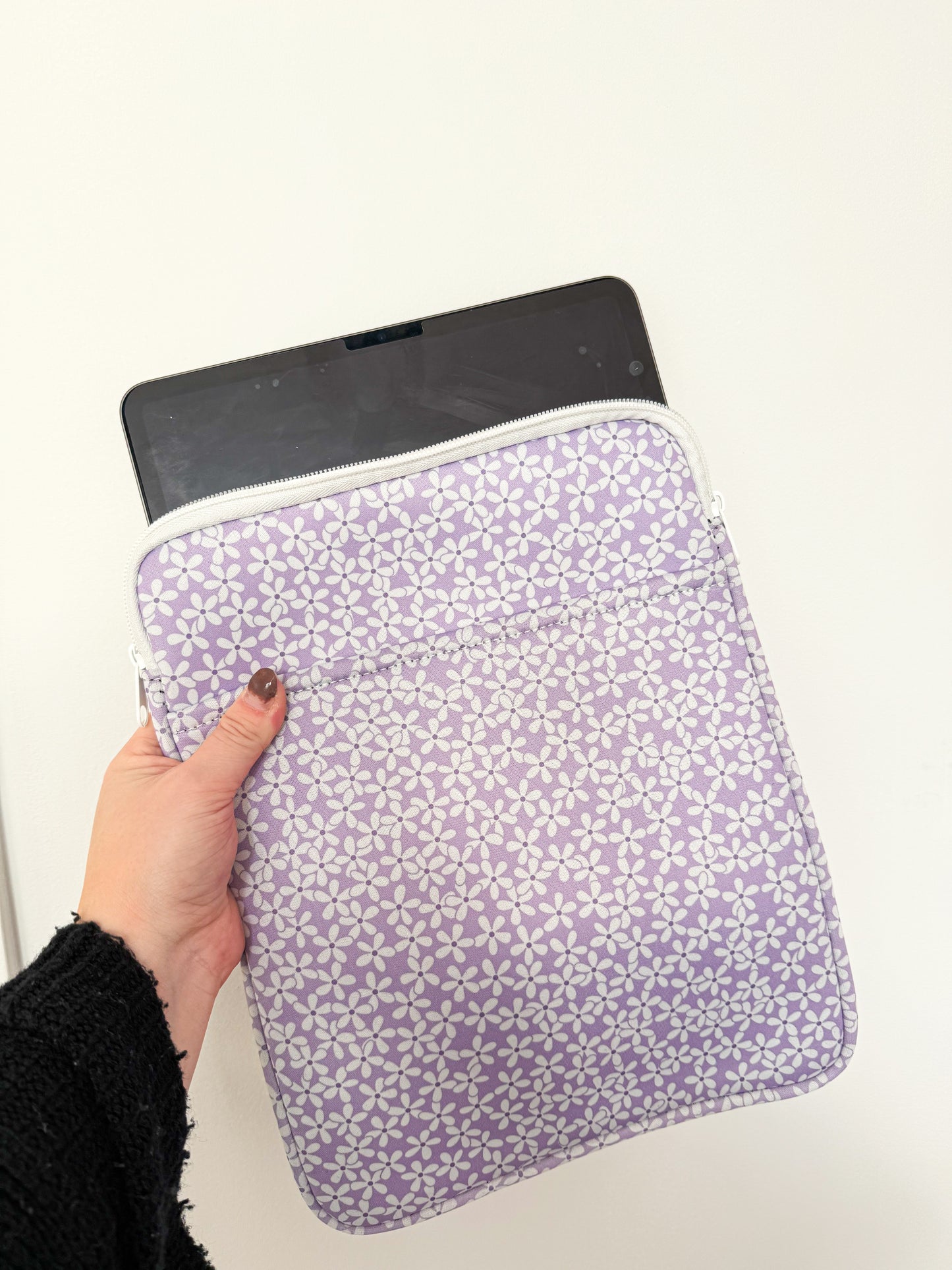 Étui à Ipad | 11 à 15'' | Mauve ou Bouquets de fleurs et boucles