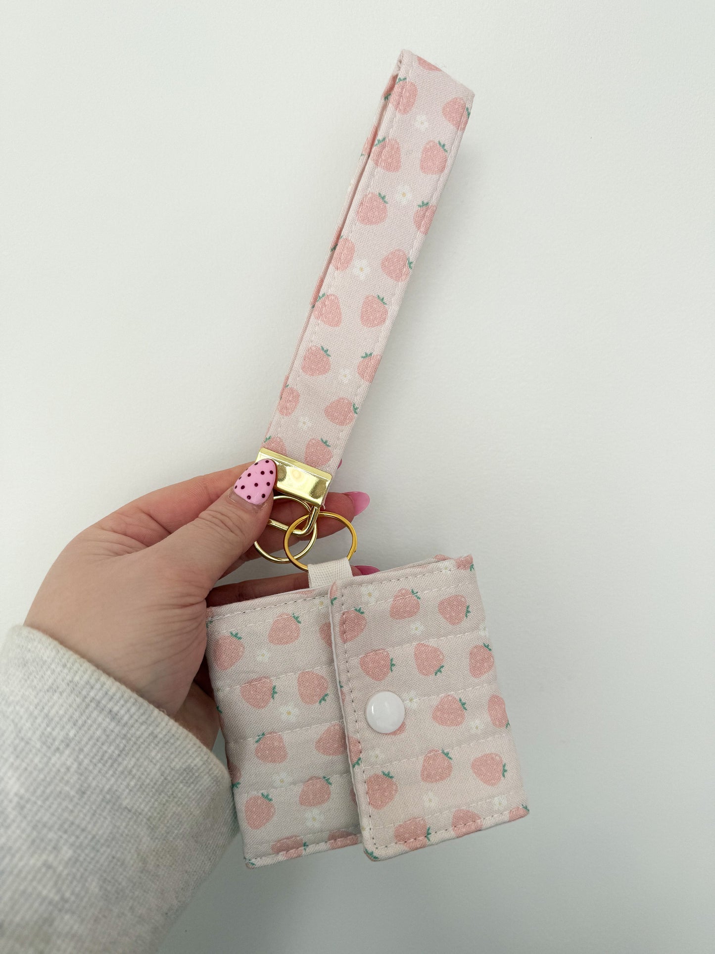 Porte-clés et porte-monnaie | Fraises roses pâles