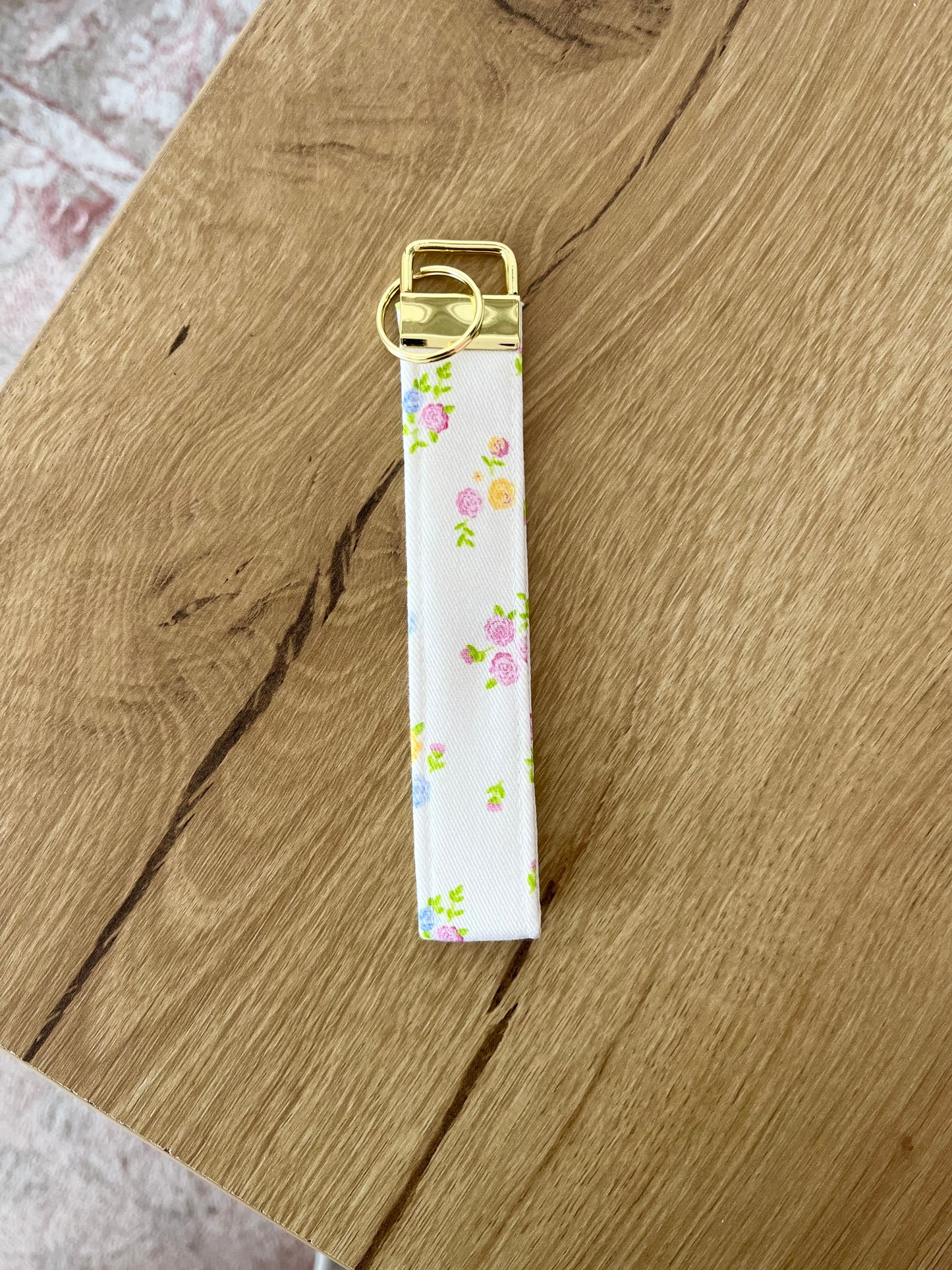Keychain | Bracelet | Yellow, blue and pink bouquets