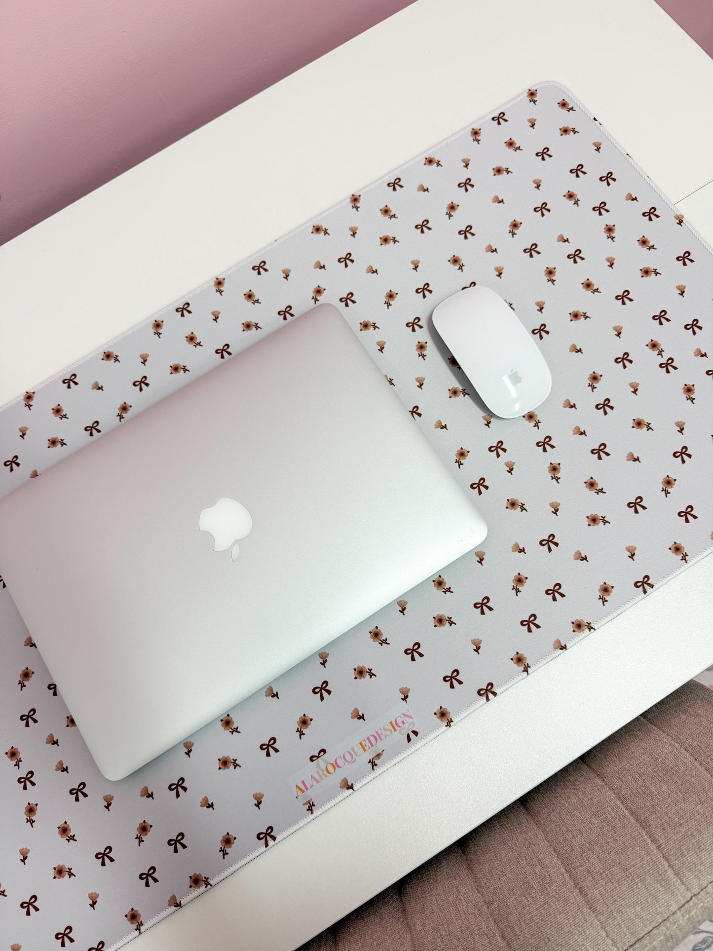 Tapis de bureau | Boucles brunes