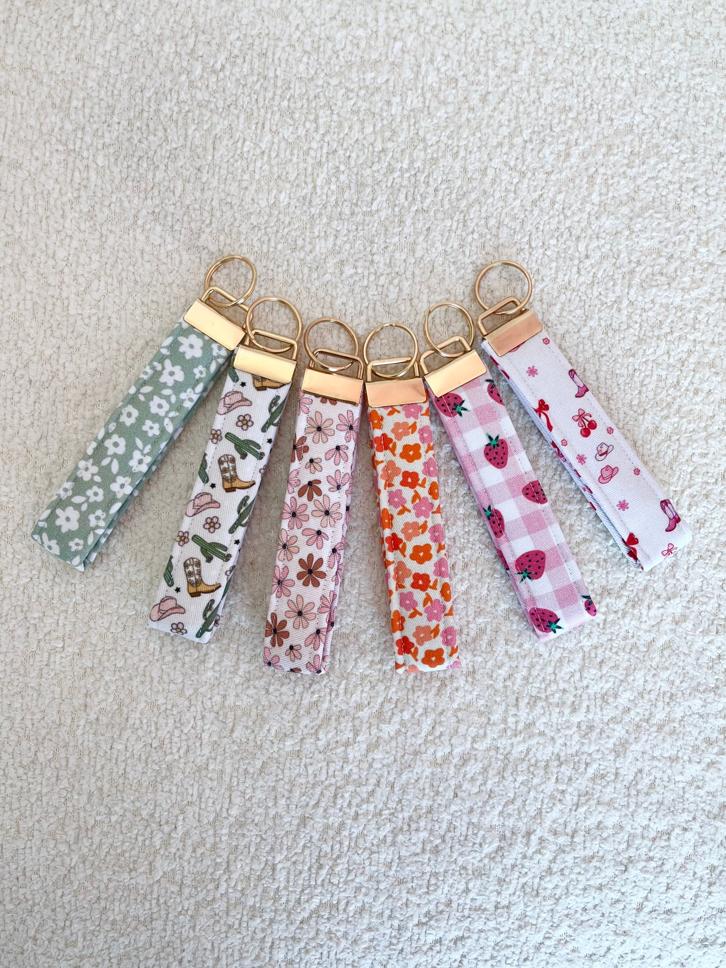 Keychain | Bracelet | Yellow, blue and pink bouquets