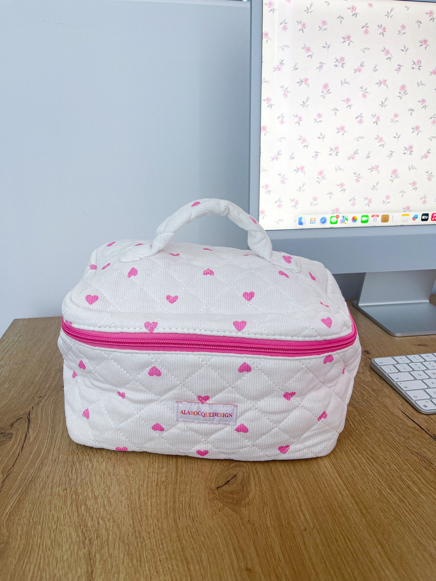 Pencil case with handle | Corduroy velvet and pink hearts