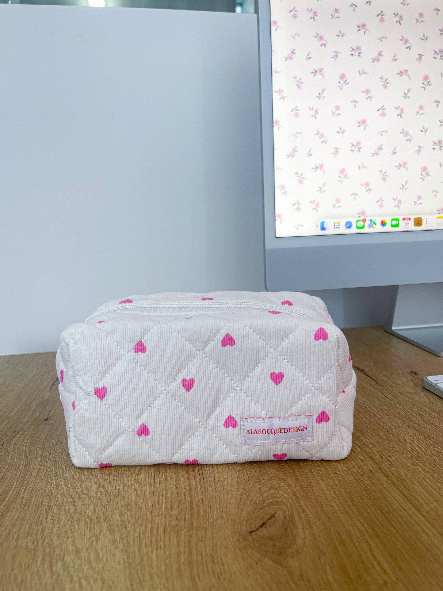 Trousse | Corduroy velour et coeurs roses