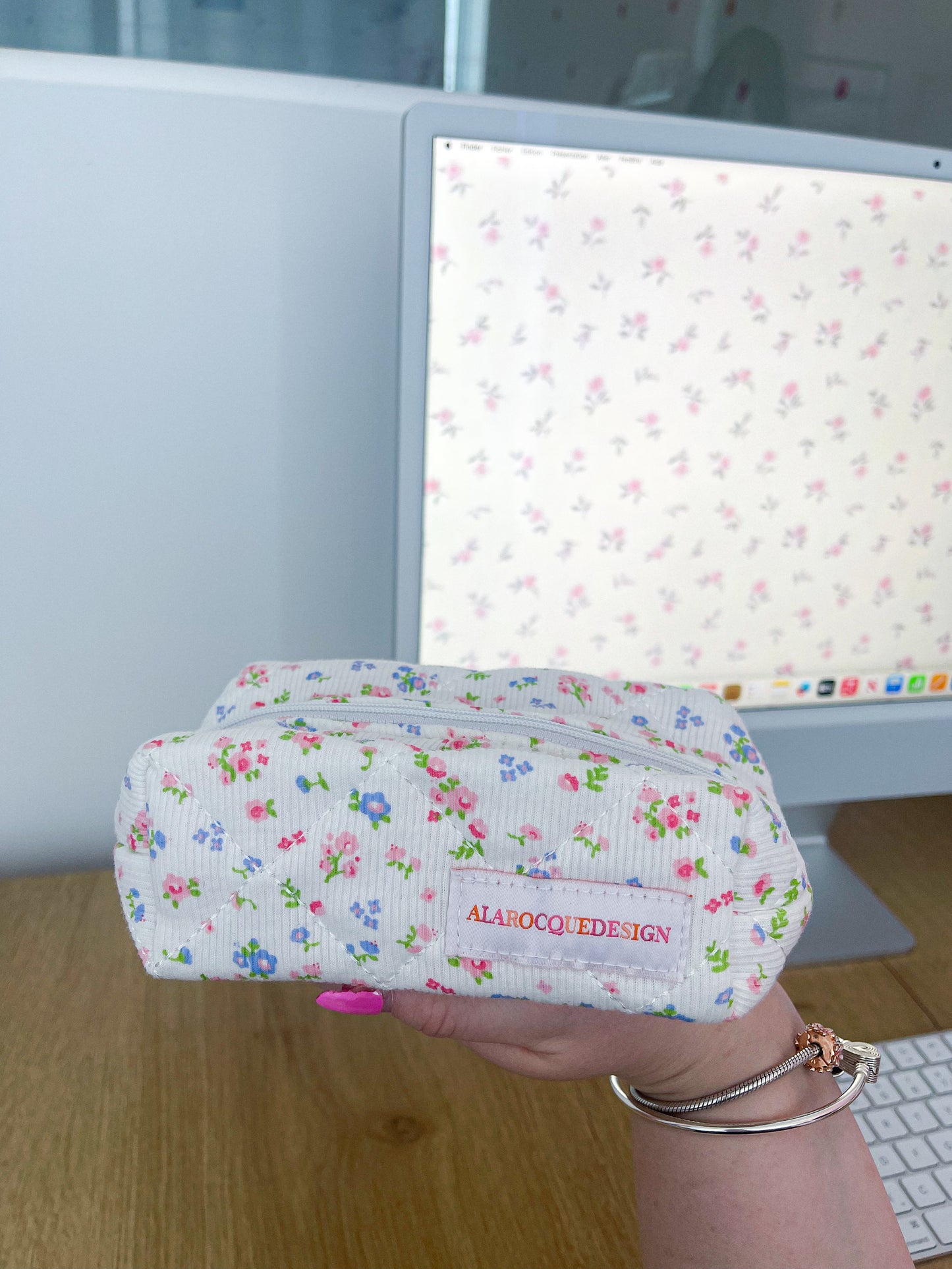 Mini trousse | Fleurs roses et bleues avec feuilles