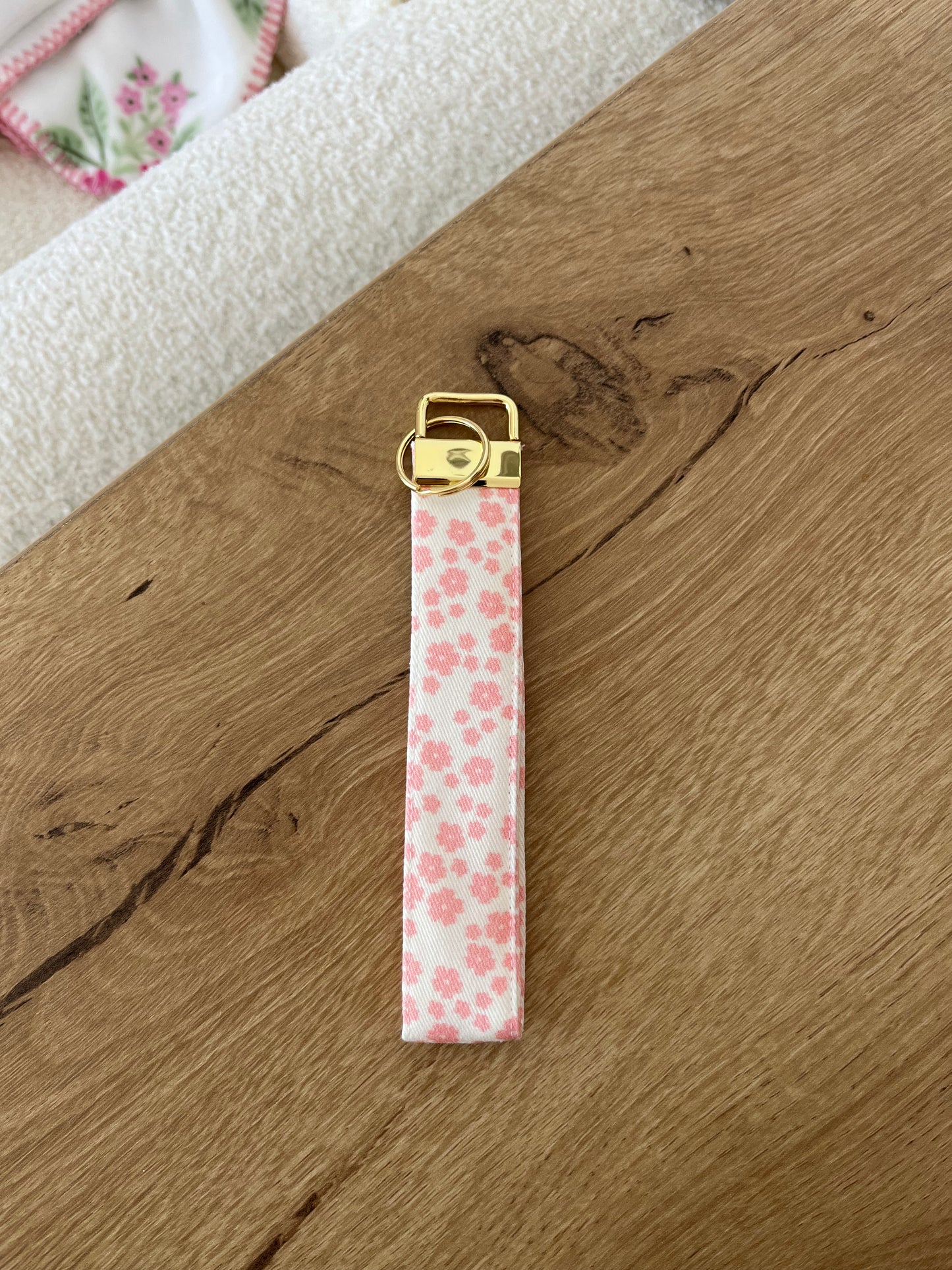 Keychain | Bracelet | White and pink flowers