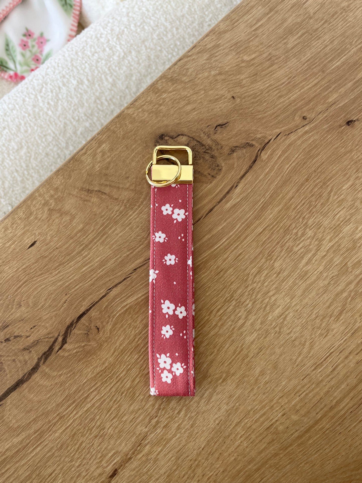 Keychain | Bracelet | Red and white flowers