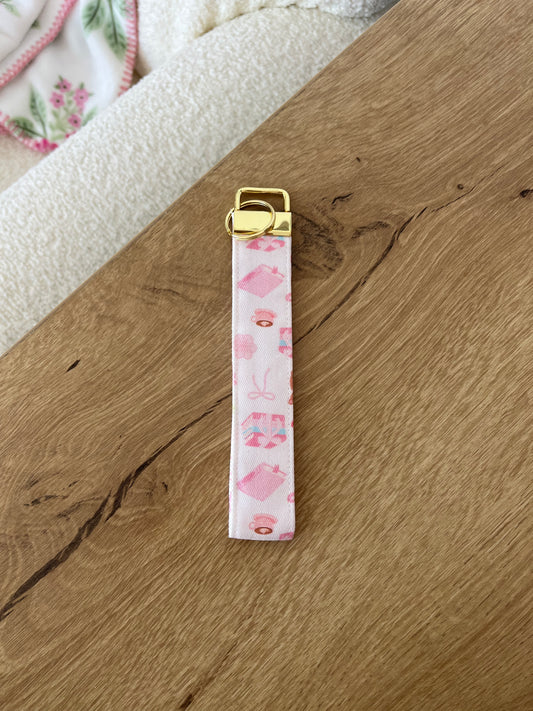Keychain | Bracelet | Books and coquettish