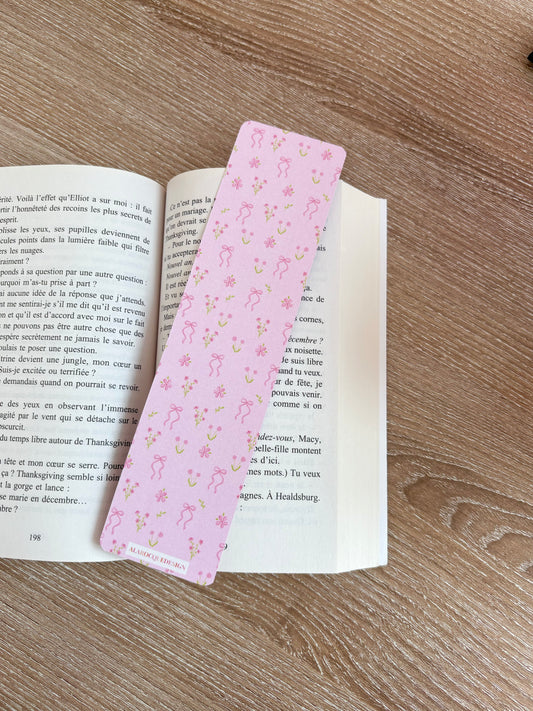Signet 2.0 | Bouquets de fleurs et boucles roses