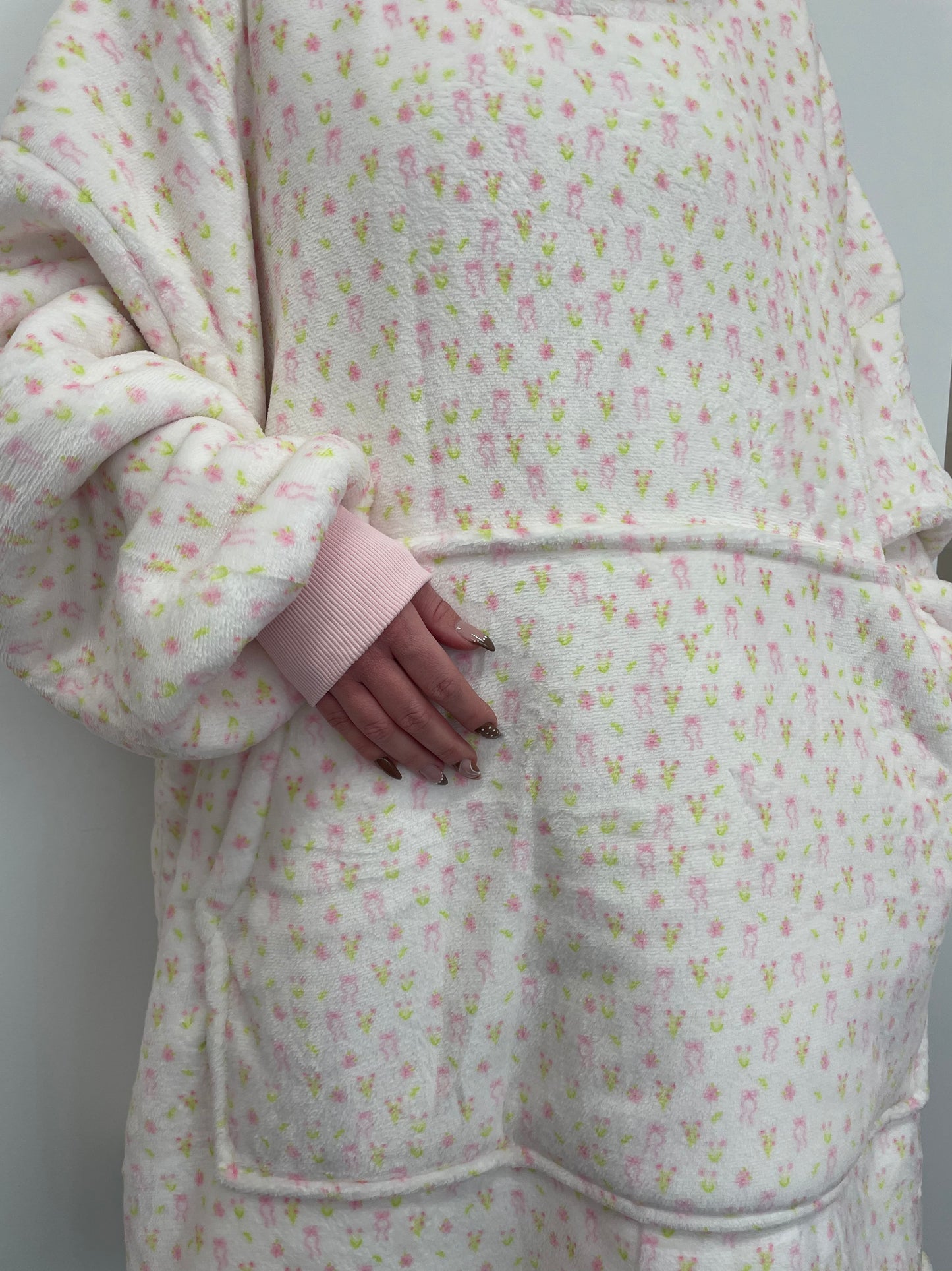 Hoodie pyjama | Bouquets de fleurs et boucles