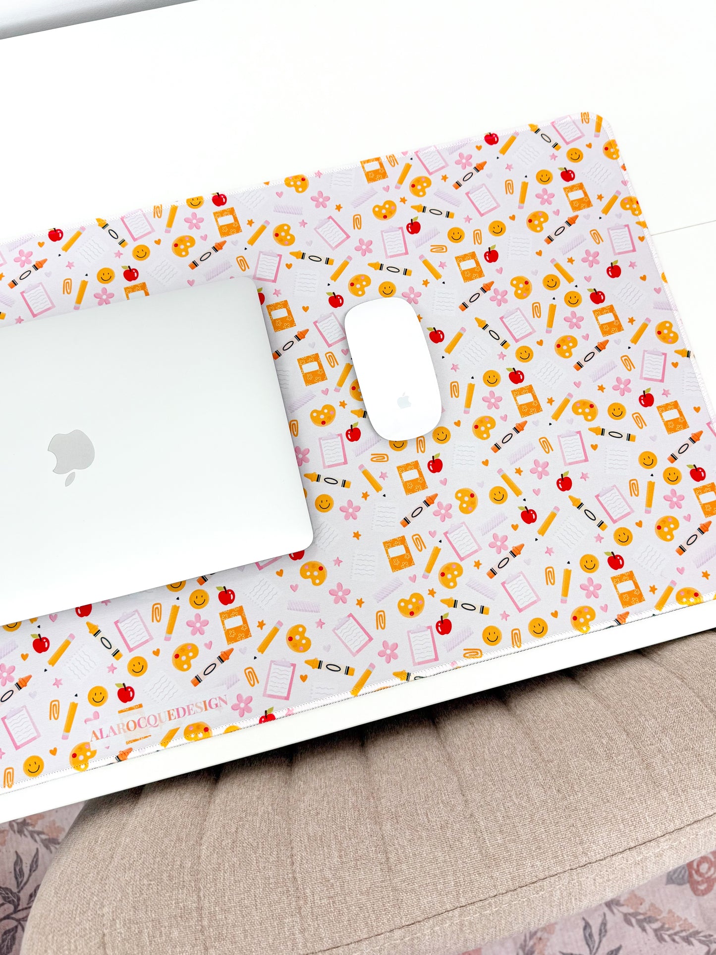 Tapis de bureau | Écolier sourire