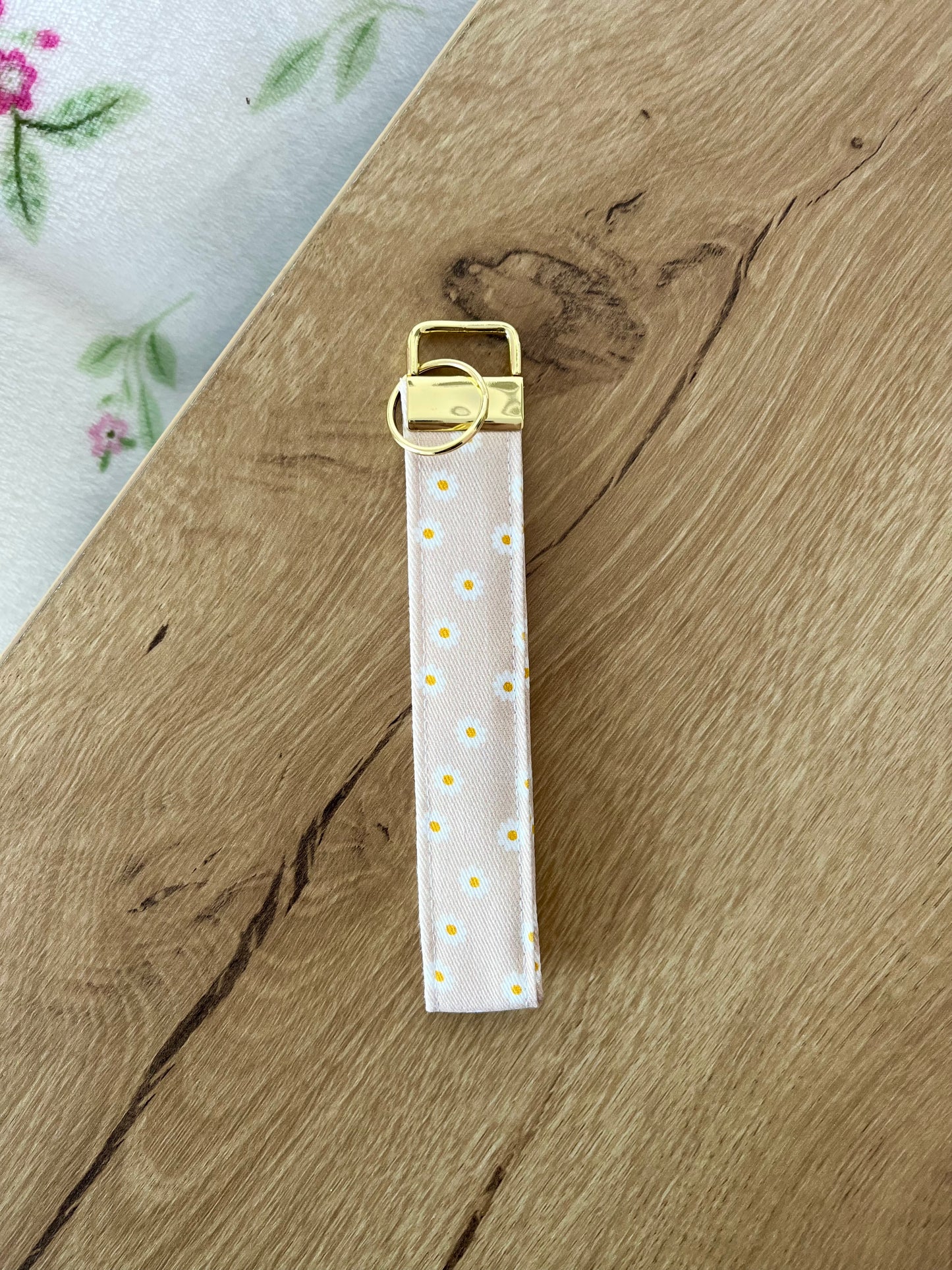 Keychain | Bracelet | Beige and daisies