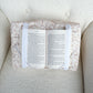 Coussin de lecture | Daisies blanche sur fond beige pâle