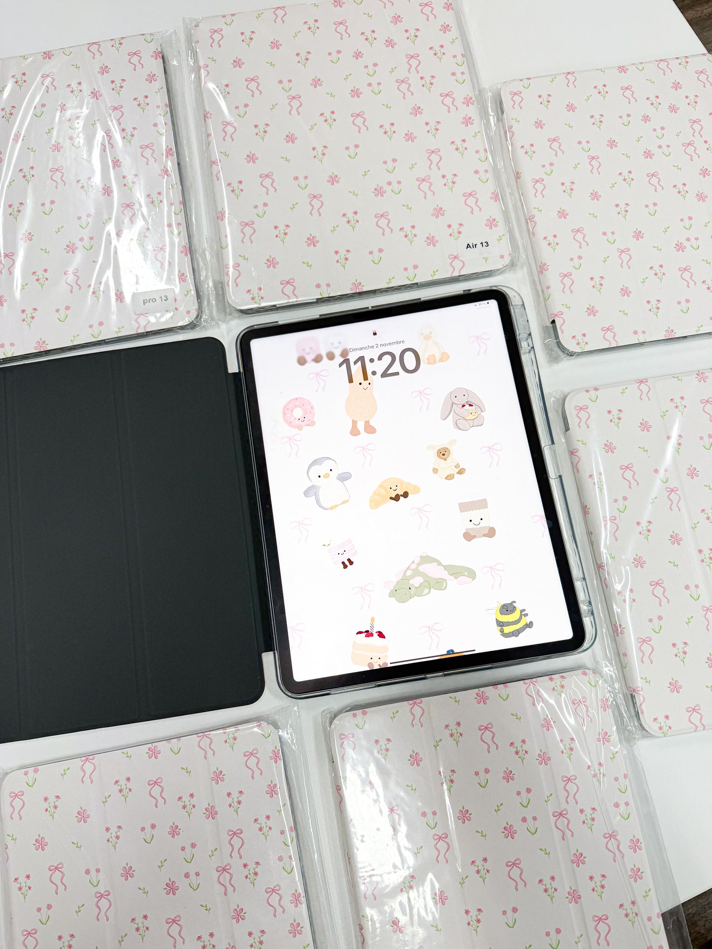 Étui à iPad | Air ou Pro | Bouquets de fleurs et boucles