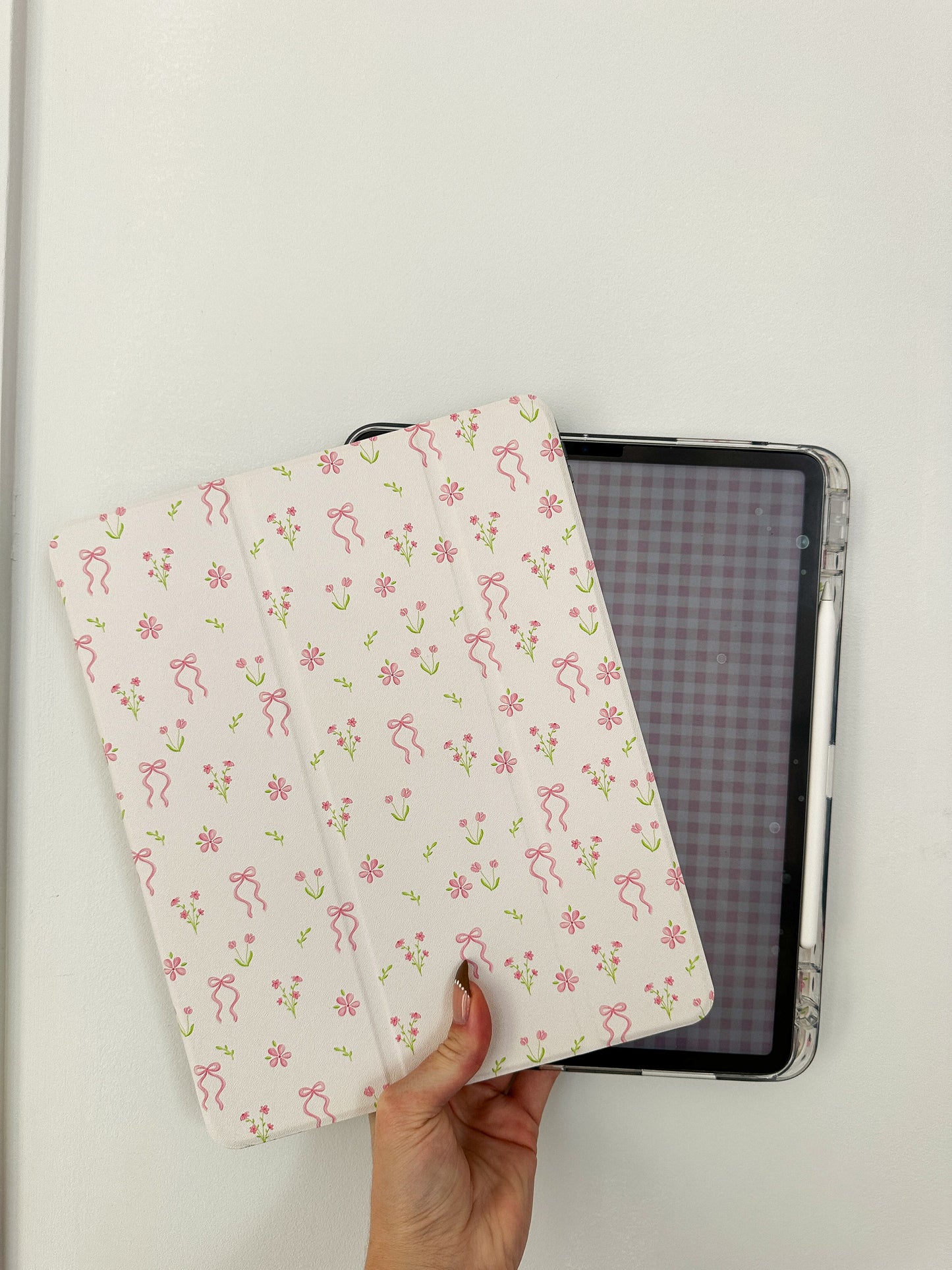 Étui à iPad | Air ou Pro | Bouquets de fleurs et boucles