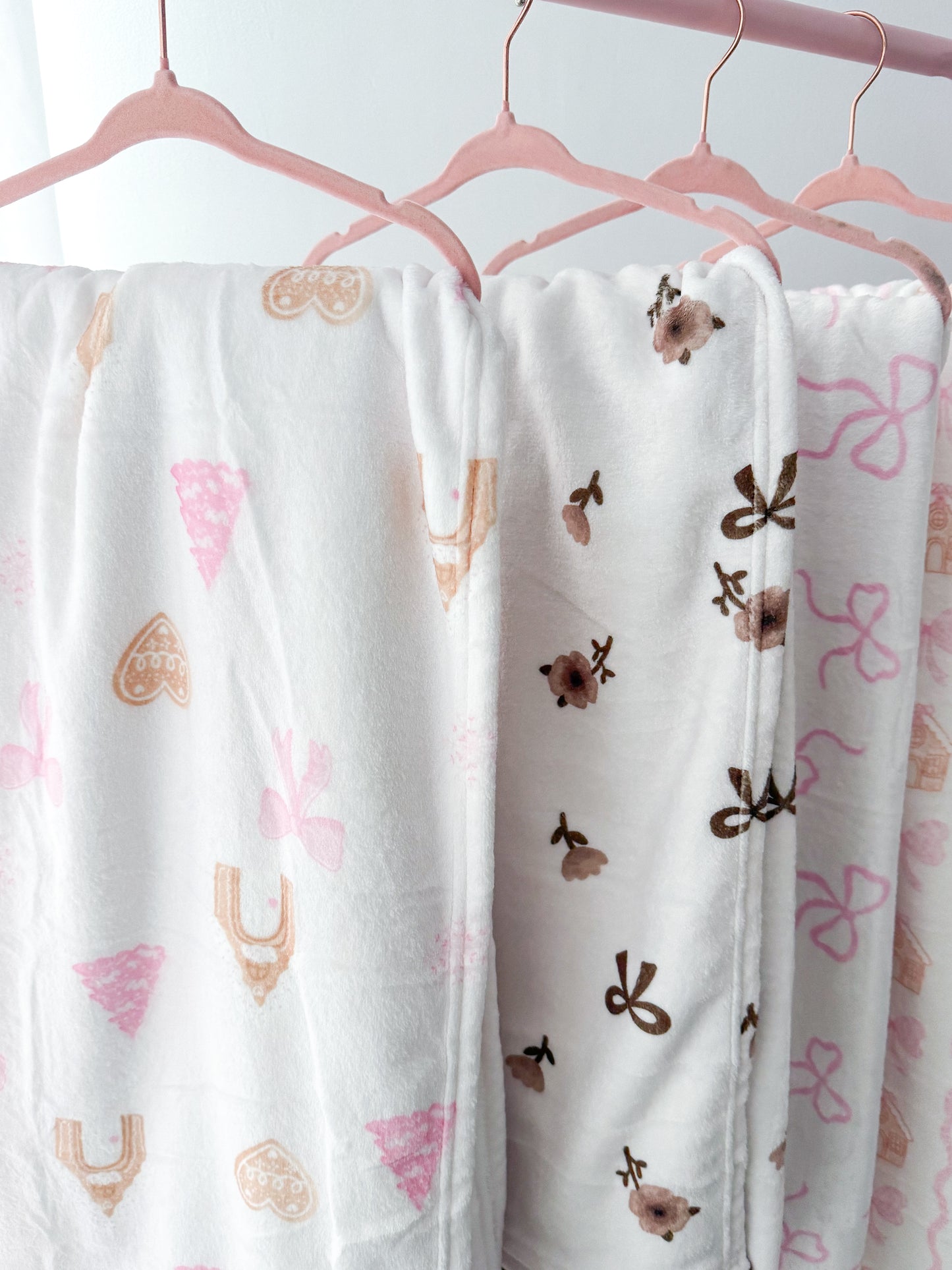 Couverture en flanelle | Boucles brunes et fleurs