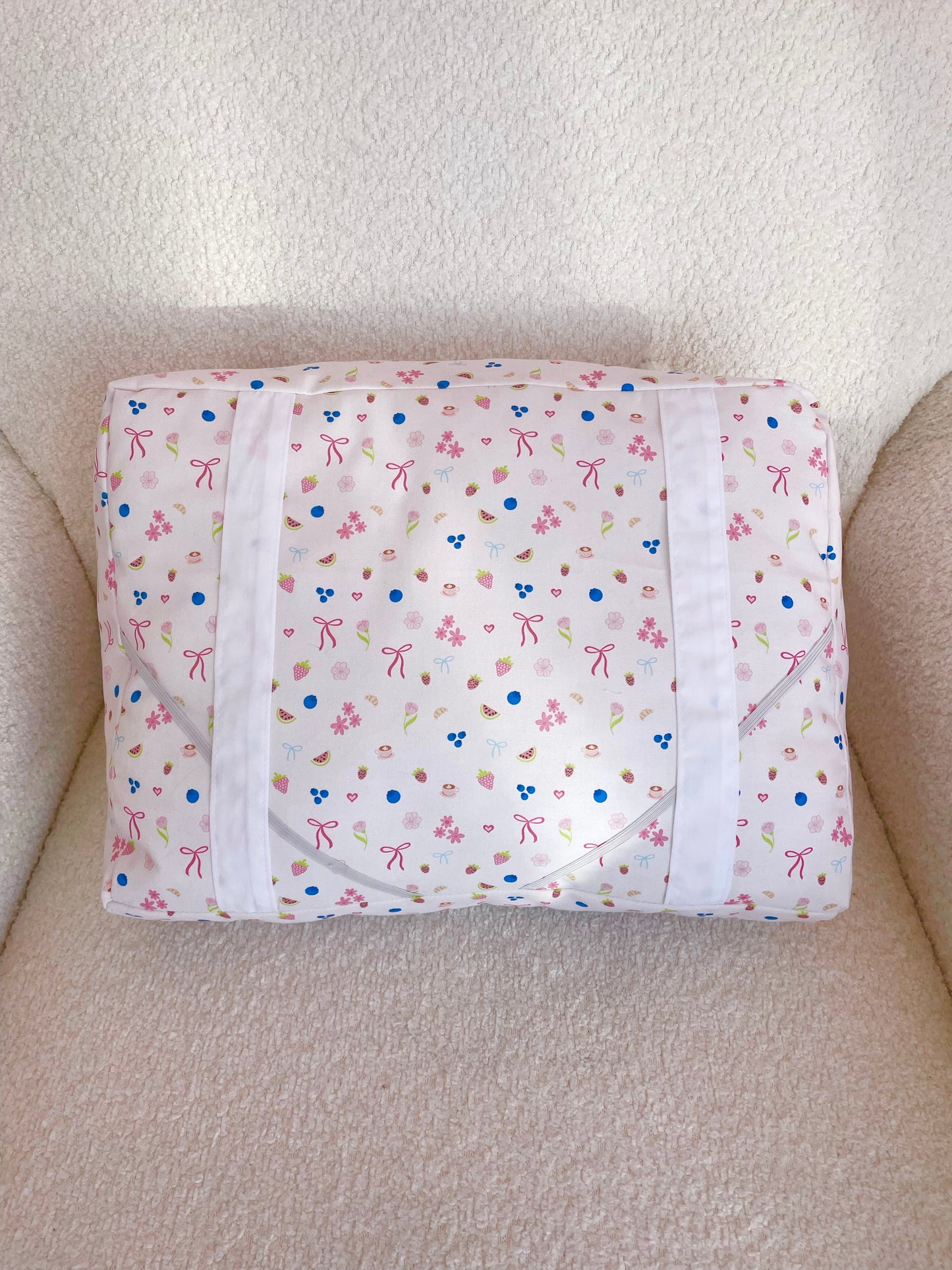 Reading pillow | Pale pink and blue flowers