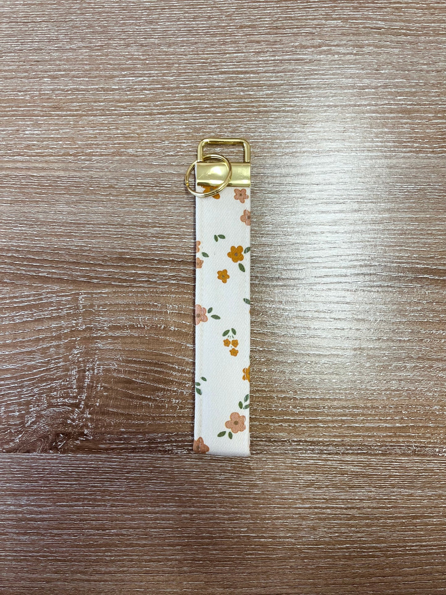 Keychain | Bracelet | Yellow, blue and pink bouquets