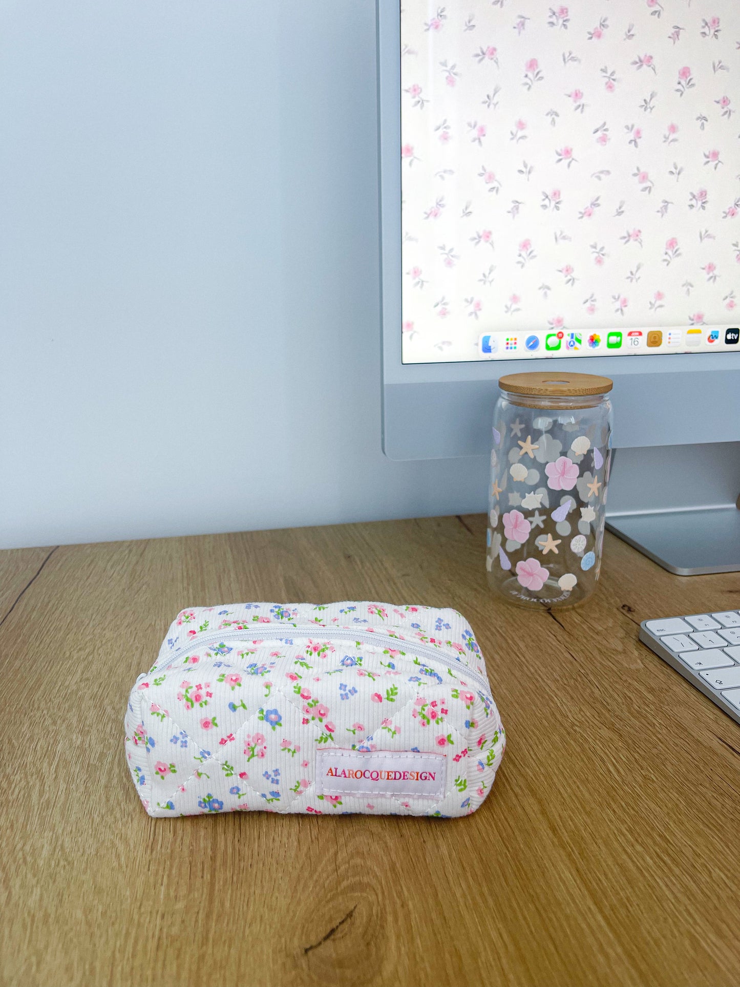 Mini trousse | Fleurs roses et bleues avec feuilles